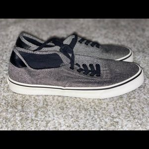 Men’s Old Navy dock shoes
